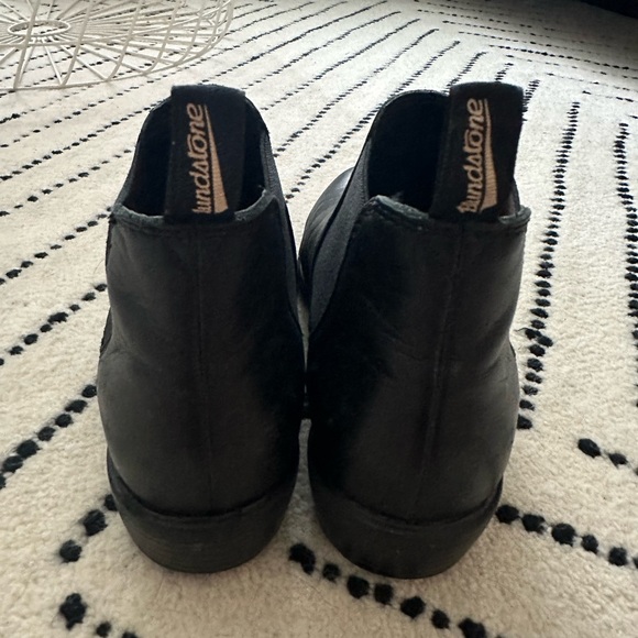 Blundstone Boots. - Picture 2 of 6